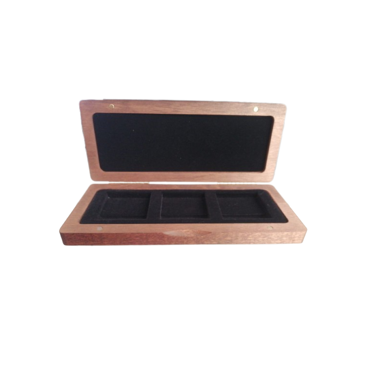 Wooden case for 3 quadrum capsules