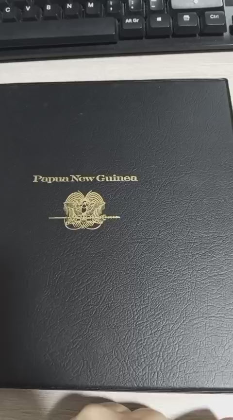 Papúa Nueva Guinea 1975 cubierta de sello y juego de 8 monedas